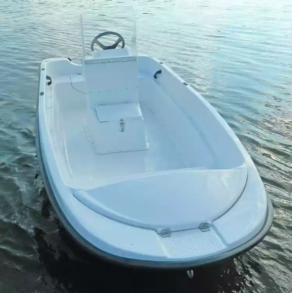 Стеклопластиковая лодка Пингвин с консолью (тримаран) в Орле