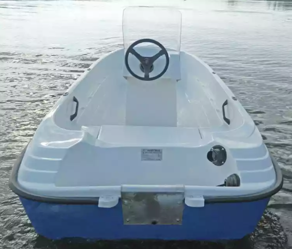 Стеклопластиковая лодка Пингвин с консолью (тримаран) в Орле