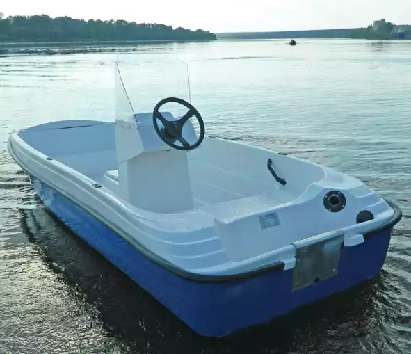 Стеклопластиковая лодка Пингвин с консолью (тримаран) в Орле