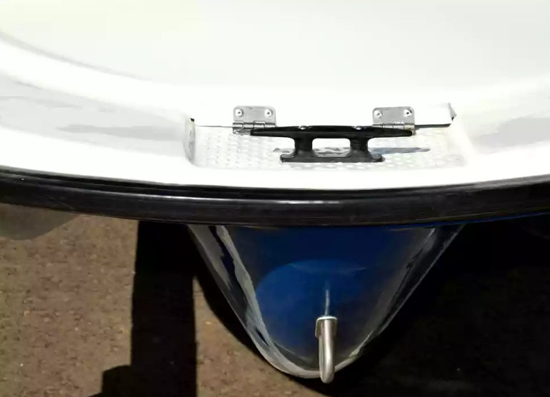 Стеклопластиковая лодка Пингвин с консолью (тримаран) в Орле