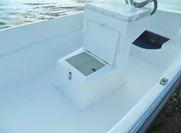 Стеклопластиковая лодка Пингвин с консолью (тримаран) в Орле