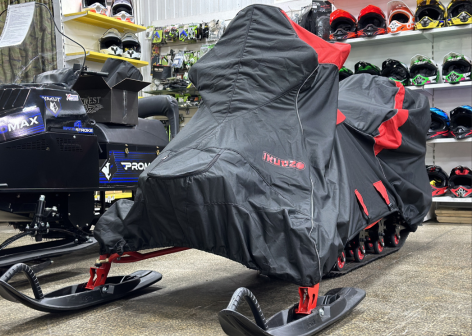 Чехол транспорт. снегохода IKUDZO HUNTER черно-красный Оксфорд ПРЕМИУМ качества с лого IKUDZO в Орле