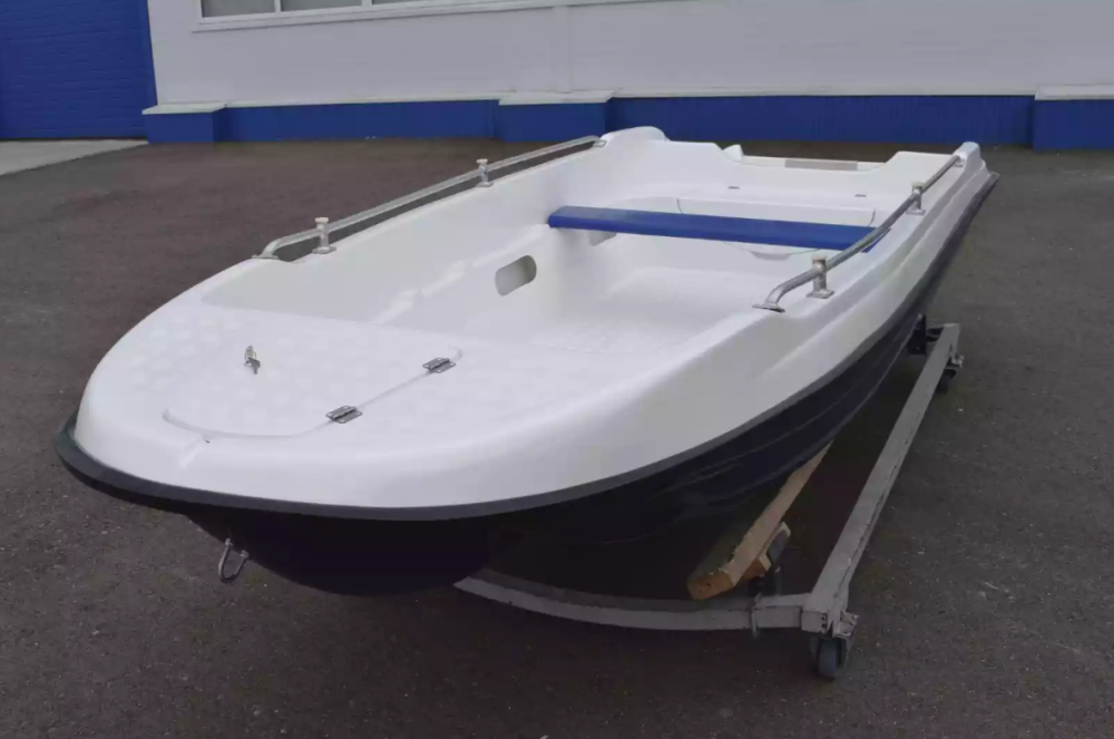 Стеклопластиковая лодка Пингвин New (тримаран) в Орле