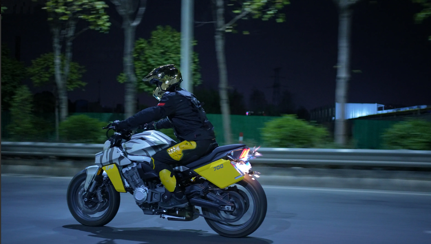 Мотоцикл Benda LFS 700 в Орле