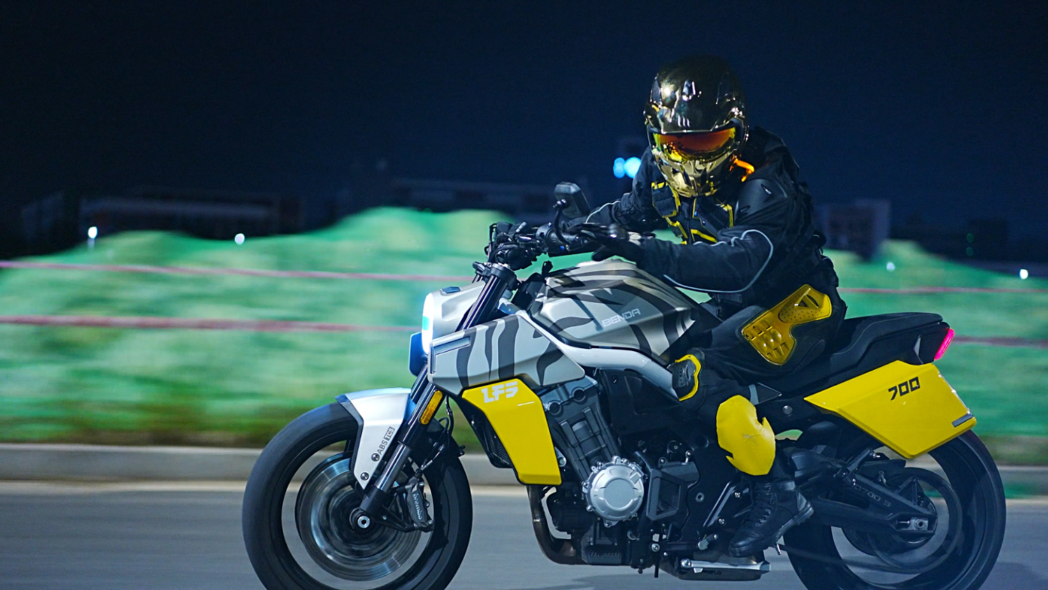 Мотоцикл Benda LFS 700 в Орле